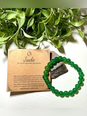 Lovely Green Jade Beaded Stretch Bracelet